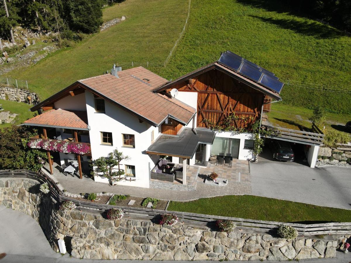 Haus Evelin Apartamento Sankt Leonhard im Pitztal Exterior foto
