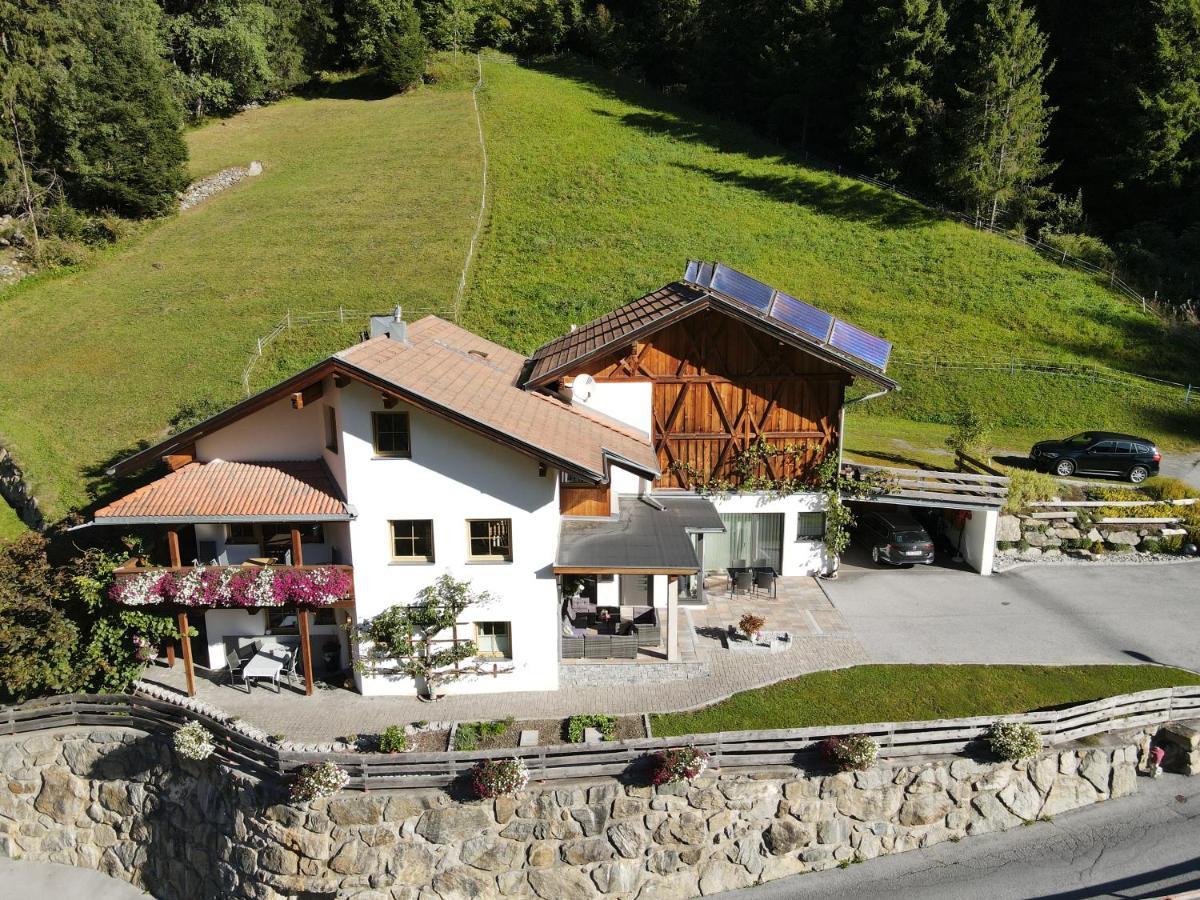 Haus Evelin Apartamento Sankt Leonhard im Pitztal Exterior foto