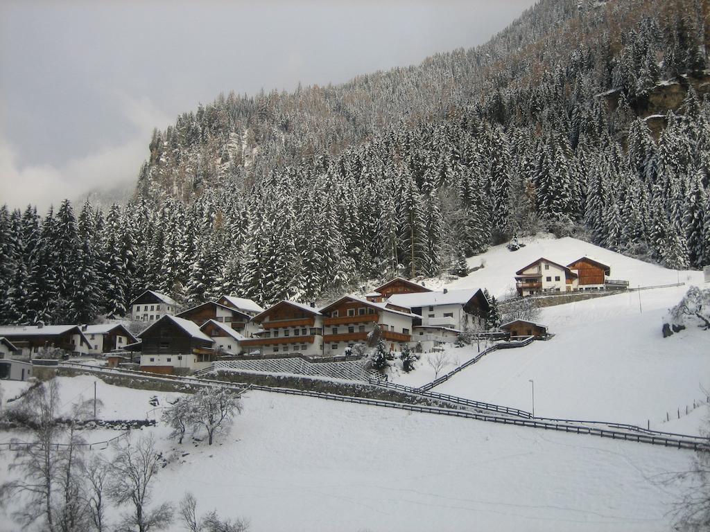 Haus Evelin Apartamento Sankt Leonhard im Pitztal Exterior foto