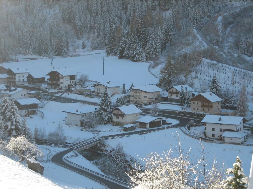 Haus Evelin Apartamento Sankt Leonhard im Pitztal Exterior foto